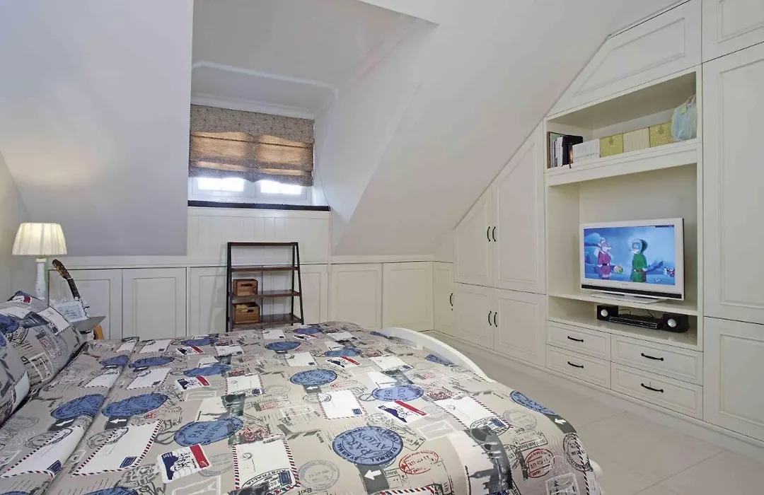 Cottonwood Bed & Breakfast House Bandung-1