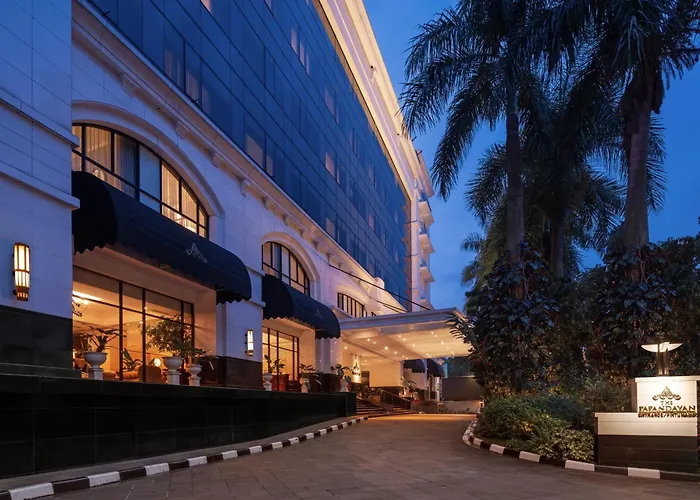 Family Hotel: The Papandayan